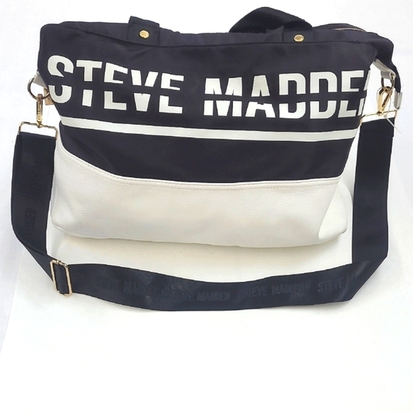 Steve Madden Black and White Duffle/Travel Bag Sporty Design - Picture 1 of 12